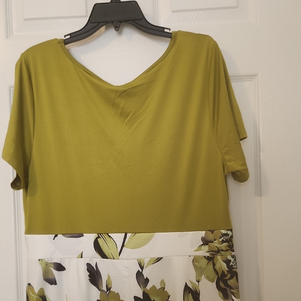 SHEIN Olive and White Floral Midi Dress - Picture 6 of 11